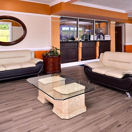 Americas Best Value Inn Richmond South Bellwood Экстерьер фото