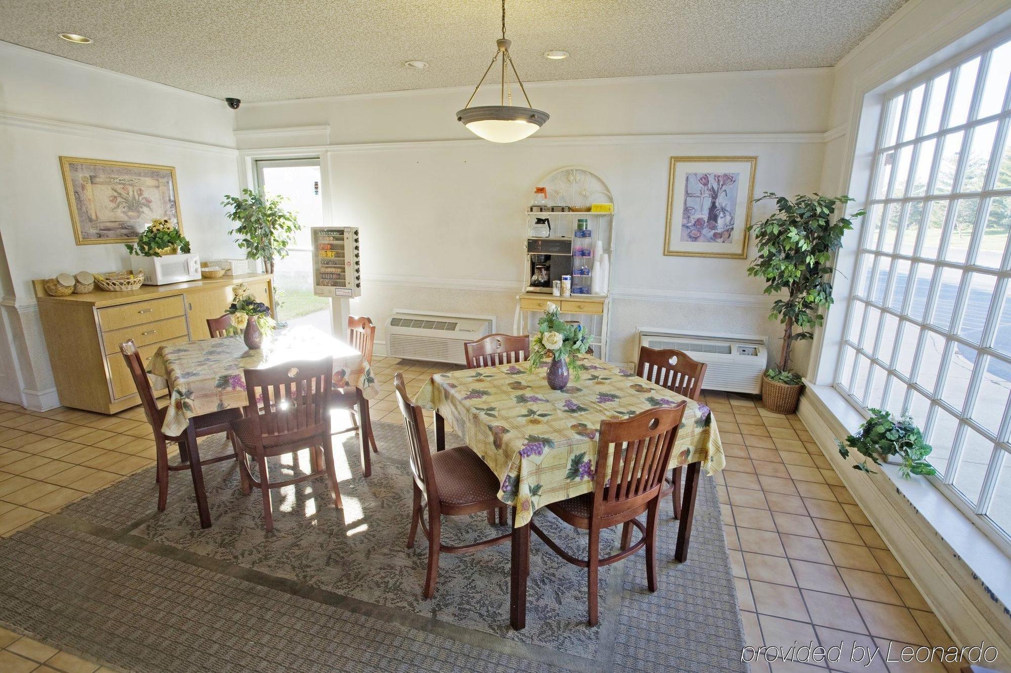Americas Best Value Inn Richmond South Bellwood Экстерьер фото