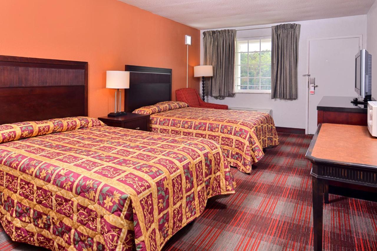 Americas Best Value Inn Richmond South Bellwood Экстерьер фото